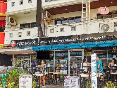 I Rovers Sports Bar Hotel
