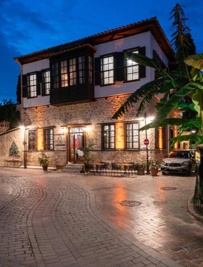 Cedrus Hotel