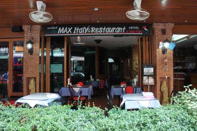 Max Hotel