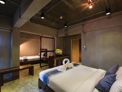 Thapae Loft Hotel