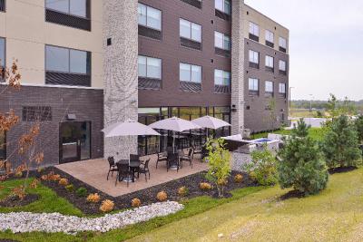 Holiday Inn Express & Suites Olathe West