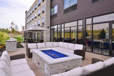 Holiday Inn Express & Suites Olathe West