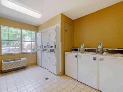 Extended Stay America - Atlanta - Cumberland Mall