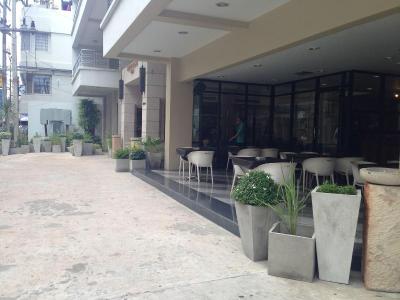 Sandy Spring Hotel
