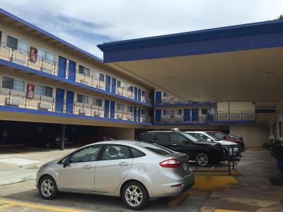 Surf Motel