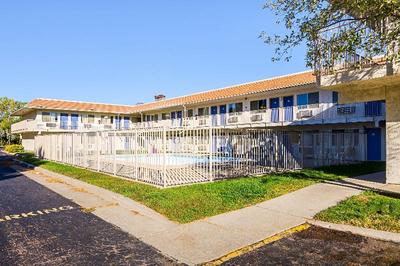 Motel 6 Mitchell