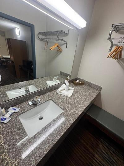 Discovery Inn