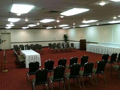 Trade Winds Central Inn
