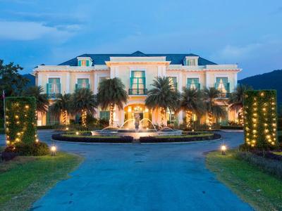 Chateau De Khaoyai Hotel Resort