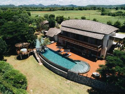 Boribot Pool Resort