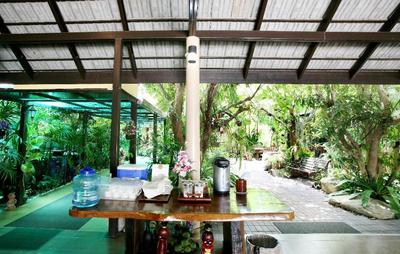 Baan Na Khon Hotel