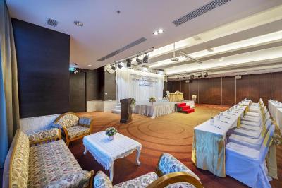Buri Sriphu Hotel & Convention Centre
