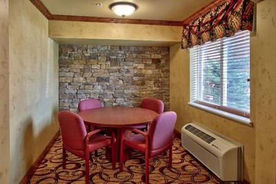 Mcm Elegante Suites