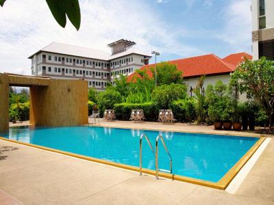 J Park Hotel