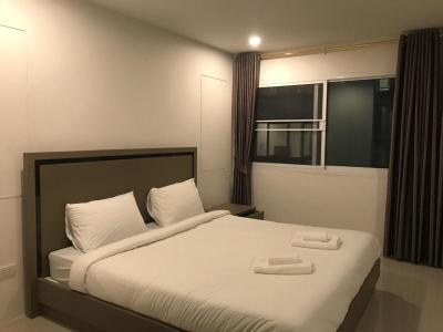 S E T Thanmongkol Residence
