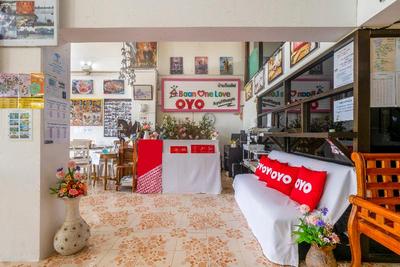 OYO 906 Bann One Love