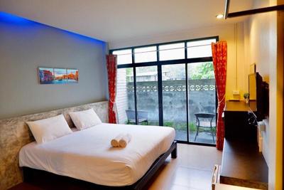 Loma Place Hotel