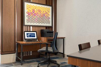Holiday Inn Express And Suites Dalton - Walnut Ave