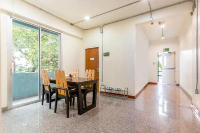 OYO 928 Leaf Hostel