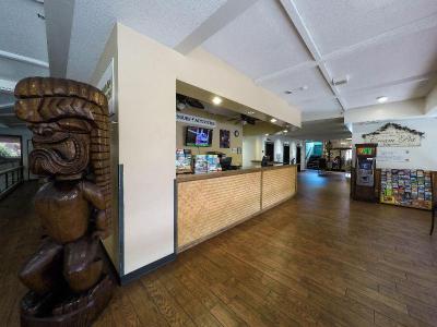 Hawaiian Monarch Hotel