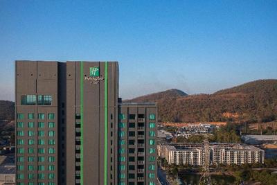 Holiday Inn & Suites Siracha Laemchabang