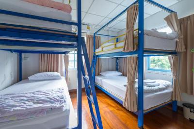 Nang Ta Yon Ban Thap Chang Hostel
