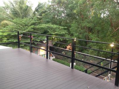 Nang Ta Yon Ban Thap Chang Hostel