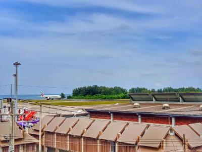 Louis Runway View Hotel