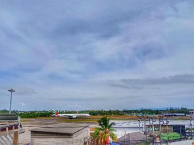 Louis Runway View Hotel