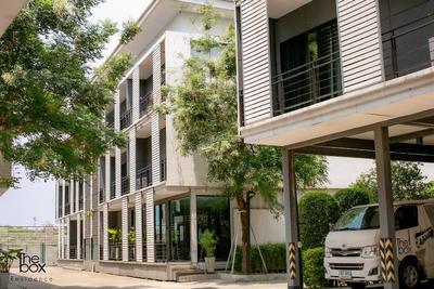 The Box Residence
