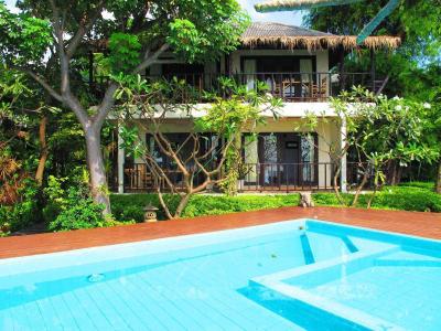 Tamarina Resort