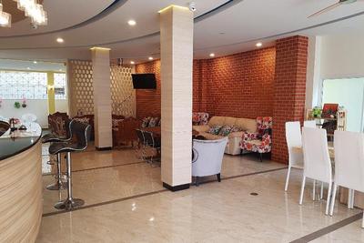 Happy Hostel