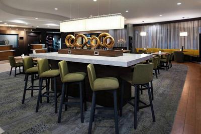 Courtyard By Marriott High Point