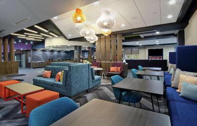 Tru by Hilton Mobile