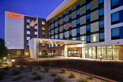Hampton  & Suites Las Vegas Convention Center