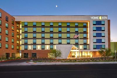 Hampton  & Suites Las Vegas Convention Center