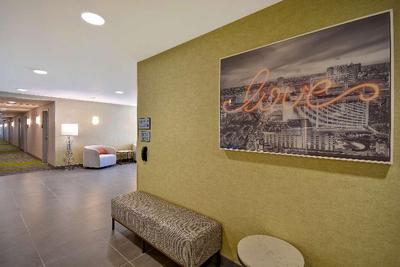 Hampton  & Suites Las Vegas Convention Center