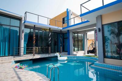 Charm Resort Cha Am