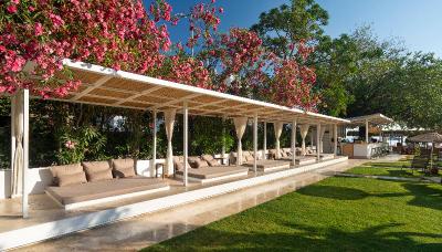 Daphnis Hotel