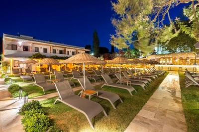 Daphnis Hotel