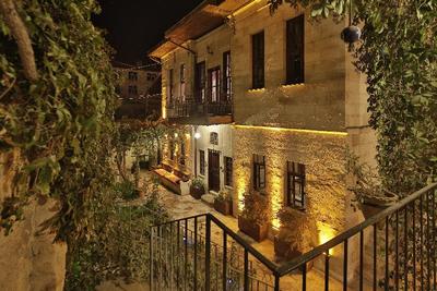 Heaven Cave House
