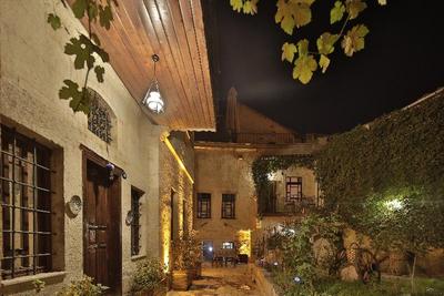 Heaven Cave House