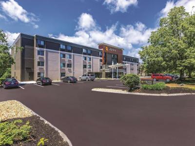 La Quinta Inn & Suites by Wyndham Salem NH