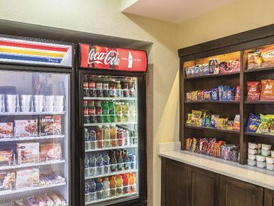 La Quinta Inn & Suites Knoxville Papermill