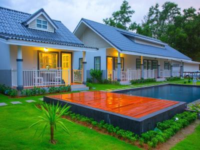 Suksompong Resort