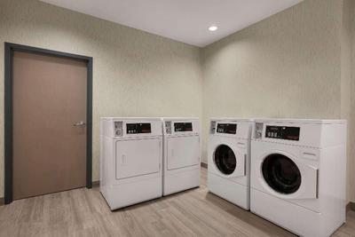 La Quinta Inn & Suites by Wyndham Rock Hill