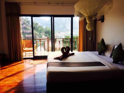 Phitarom Phi Phi Resort