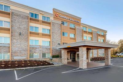 Comfort Inn & Suites Tigard near Washington Square