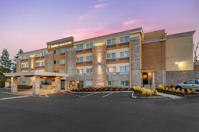 Comfort Inn & Suites Tigard near Washington Square