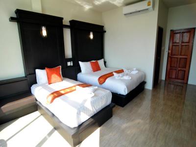 The Sea Lanta Hotel
